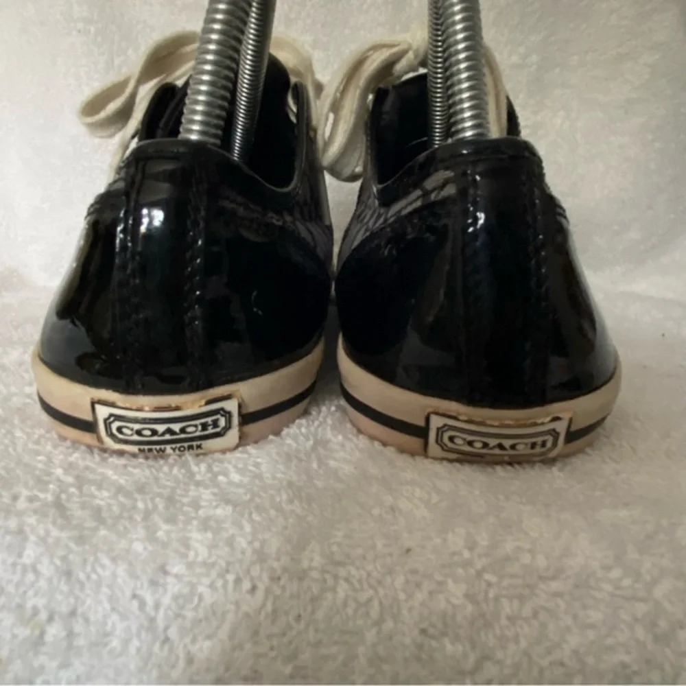 Couch Shoes Sneaker‎ Women’s Size 9B  Black Lace Up